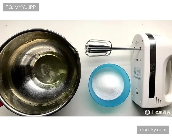 马琳家冰箱里塞满蛋白粉,连饮料都是自己称重兑的 马琳家冰箱里塞满蛋白粉,连饮料都是自己称重兑的